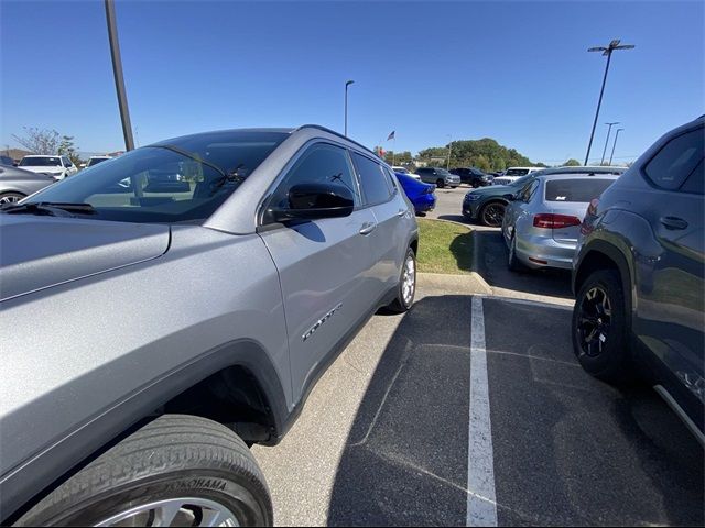 2023 Jeep Compass Latitude Lux