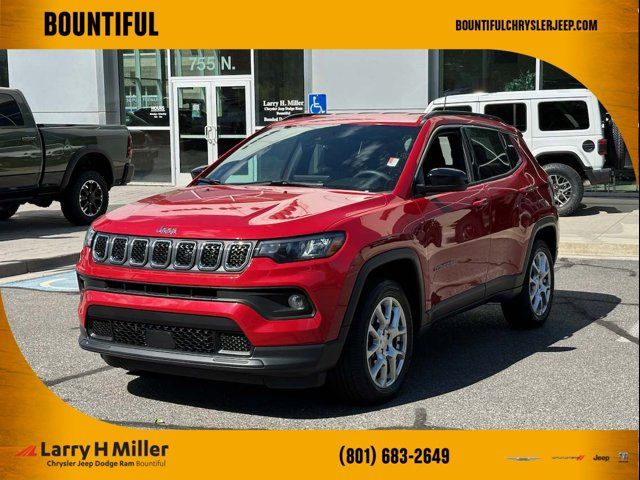 2023 Jeep Compass Latitude Lux