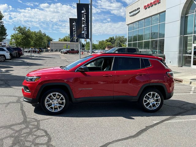 2023 Jeep Compass Latitude Lux