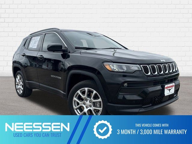 2023 Jeep Compass Latitude Lux