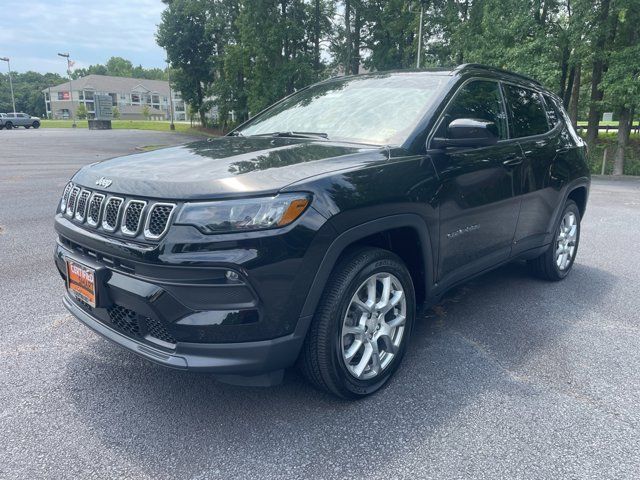 2023 Jeep Compass Latitude Lux