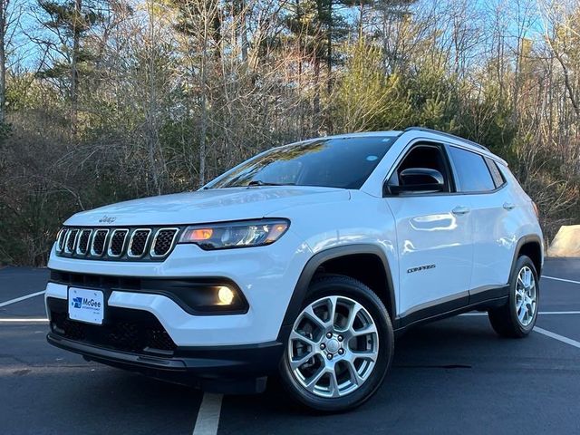 2023 Jeep Compass Latitude Lux