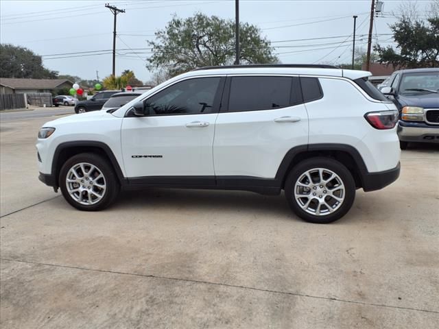 2023 Jeep Compass Latitude Lux