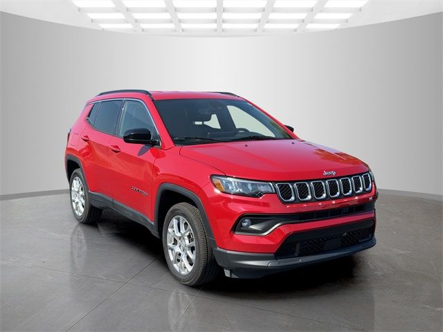 2023 Jeep Compass Latitude Lux