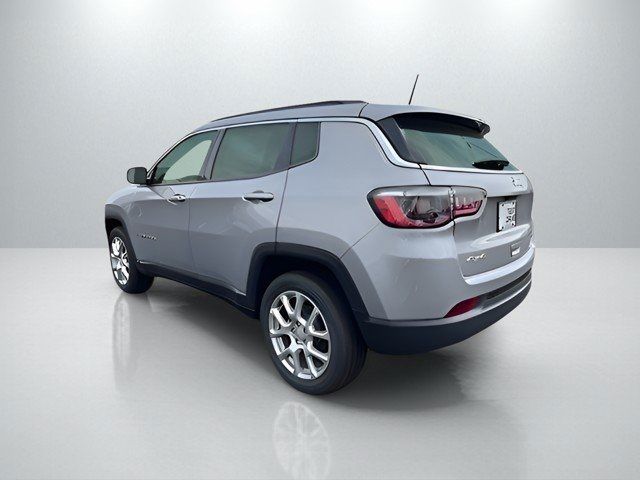 2023 Jeep Compass Latitude Lux