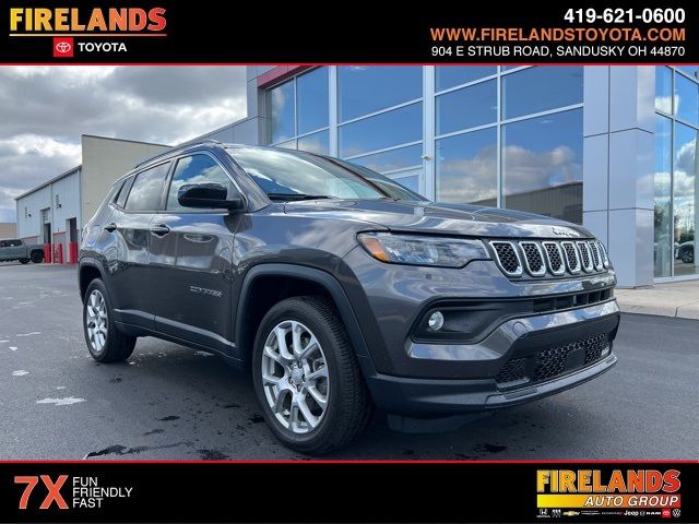 2023 Jeep Compass Latitude Lux