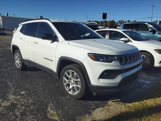 2023 Jeep Compass Latitude Lux