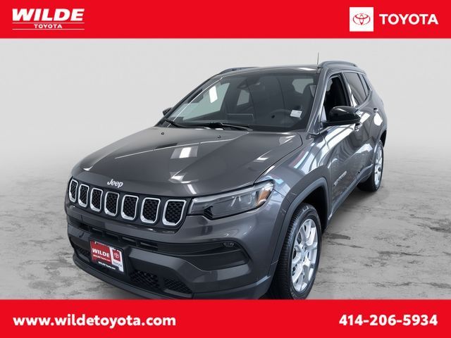 2023 Jeep Compass Latitude Lux