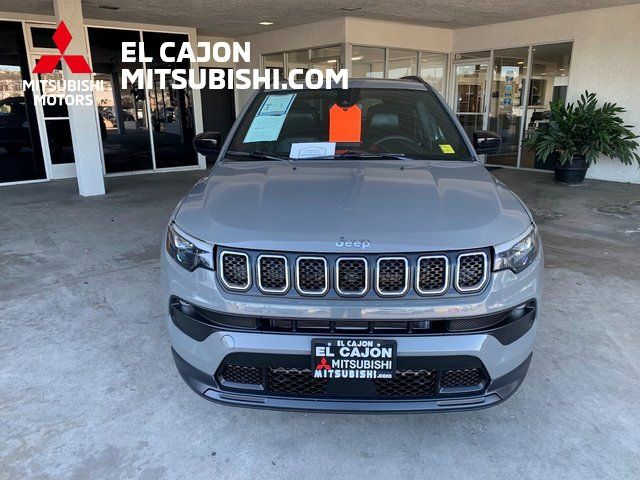 2023 Jeep Compass Latitude Lux