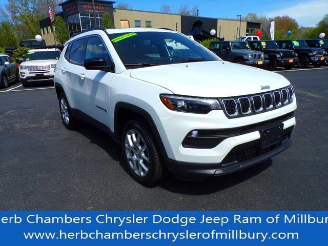 2023 Jeep Compass Latitude Lux