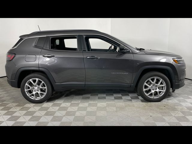 2023 Jeep Compass Latitude Lux