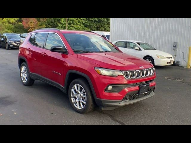 2023 Jeep Compass Latitude Lux