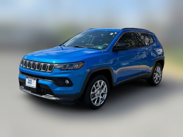 2023 Jeep Compass Latitude Lux