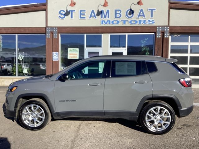 2023 Jeep Compass Latitude Lux