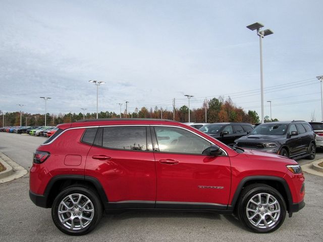 2023 Jeep Compass Latitude Lux