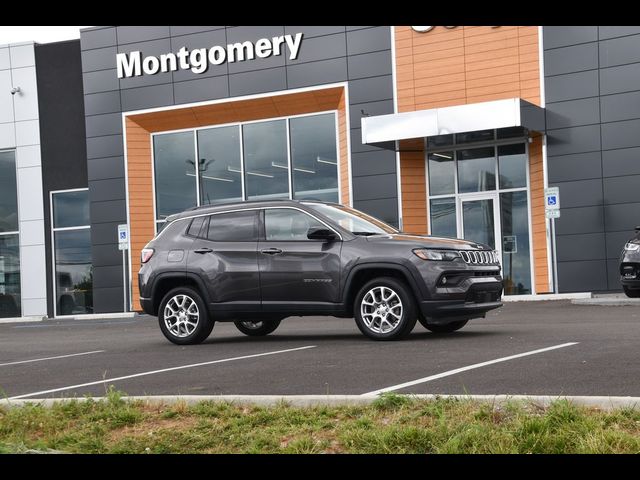 2023 Jeep Compass Latitude Lux