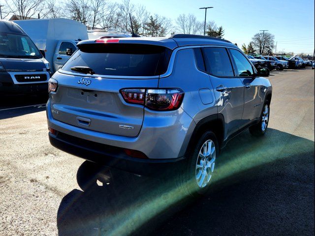 2023 Jeep Compass Latitude Lux
