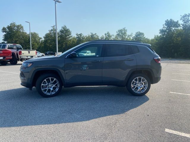 2023 Jeep Compass Latitude Lux