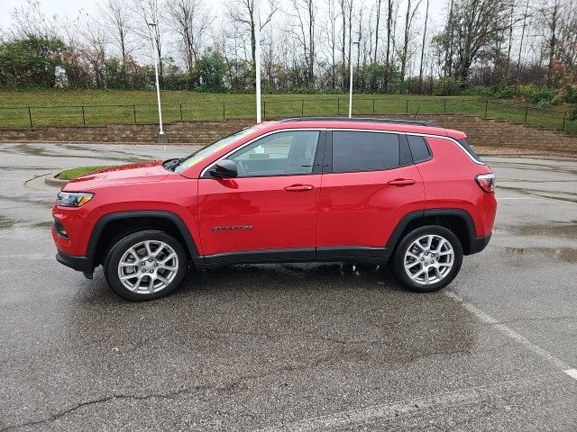 2023 Jeep Compass Latitude Lux