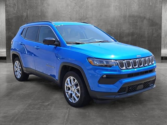 2023 Jeep Compass Latitude Lux