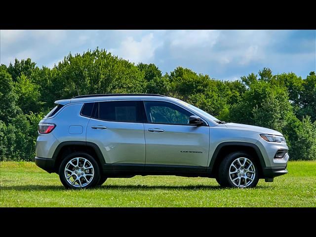 2023 Jeep Compass Latitude Lux