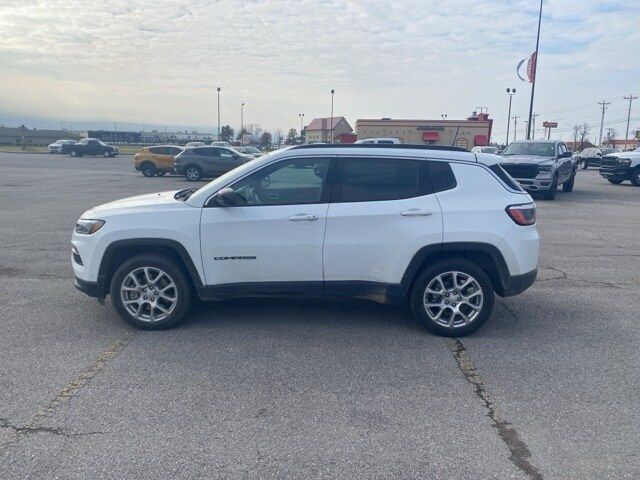 2023 Jeep Compass Latitude Lux