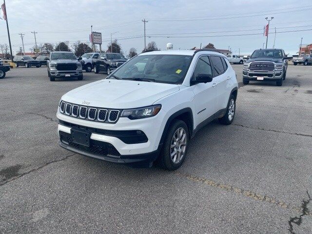 2023 Jeep Compass Latitude Lux