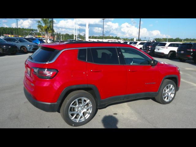 2023 Jeep Compass Latitude Lux