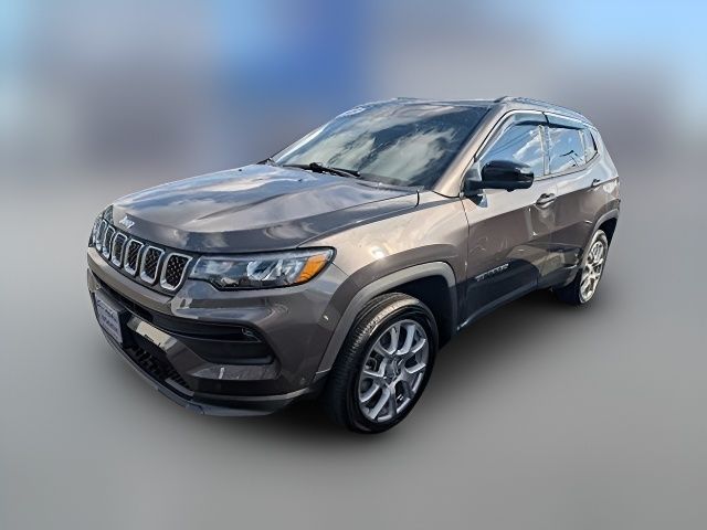 2023 Jeep Compass Latitude Lux