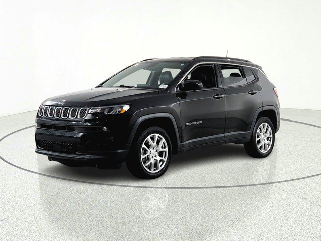 2023 Jeep Compass Latitude Lux