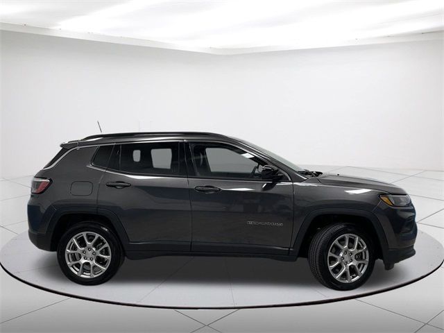 2023 Jeep Compass Latitude Lux