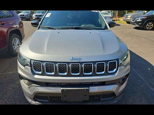 2023 Jeep Compass Latitude Lux