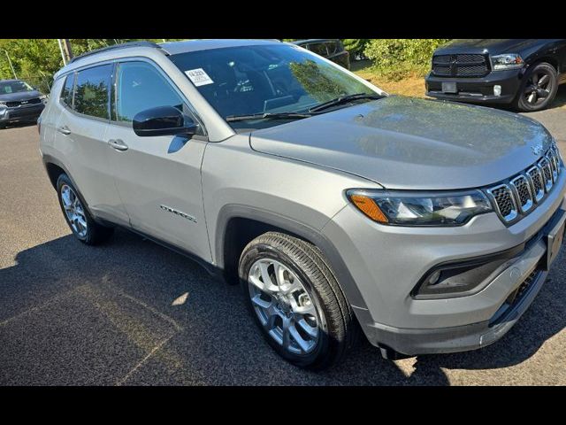 2023 Jeep Compass Latitude Lux