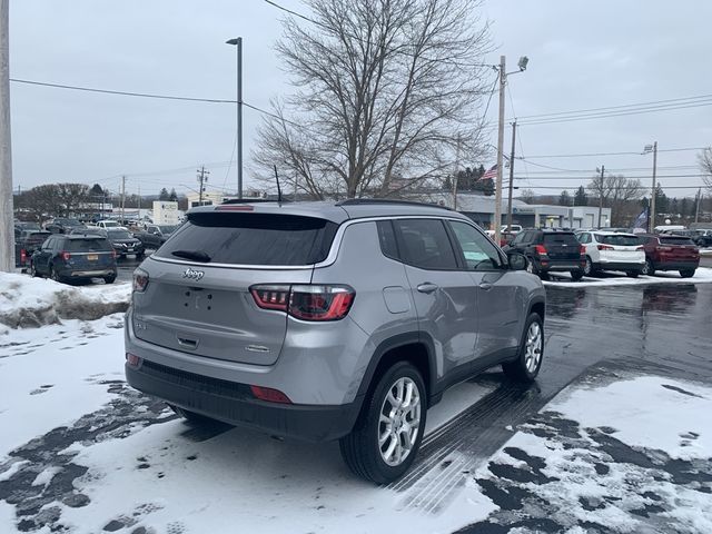 2023 Jeep Compass Latitude Lux