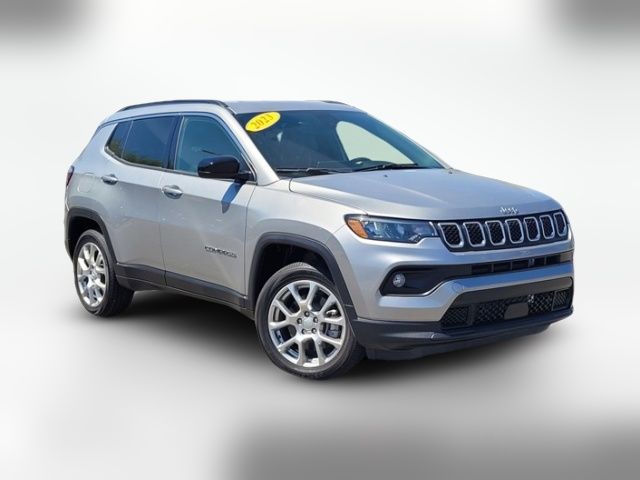 2023 Jeep Compass Latitude Lux