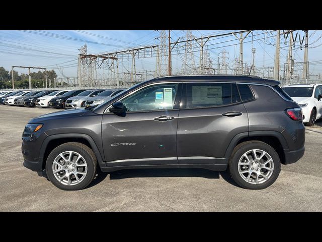 2023 Jeep Compass Latitude Lux