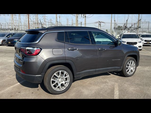 2023 Jeep Compass Latitude Lux