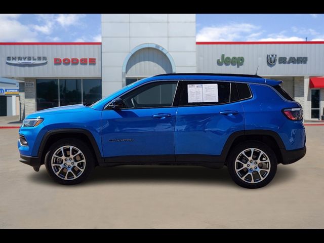 2023 Jeep Compass Latitude Lux