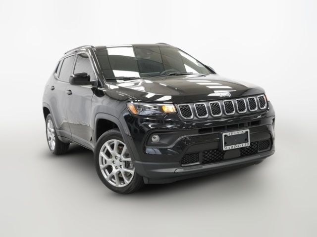 2023 Jeep Compass Latitude Lux