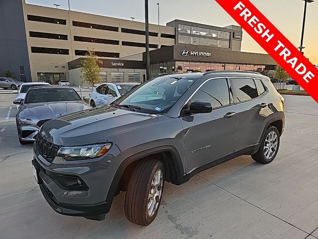 2023 Jeep Compass Latitude Lux