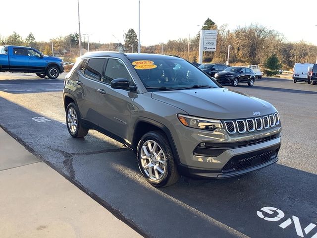 2023 Jeep Compass Latitude Lux