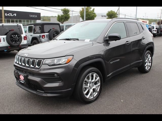 2023 Jeep Compass Latitude Lux