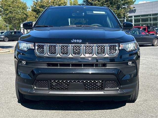 2023 Jeep Compass Latitude Lux