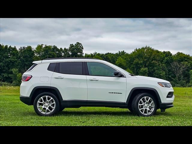 2023 Jeep Compass Latitude Lux