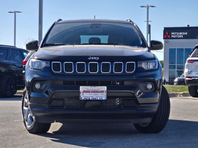 2023 Jeep Compass Latitude Lux