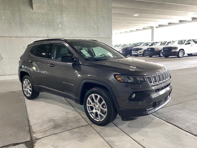 2023 Jeep Compass Latitude Lux