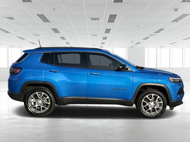 2023 Jeep Compass Latitude Lux