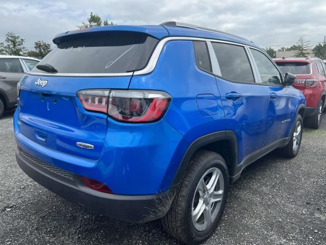 2023 Jeep Compass Latitude Lux