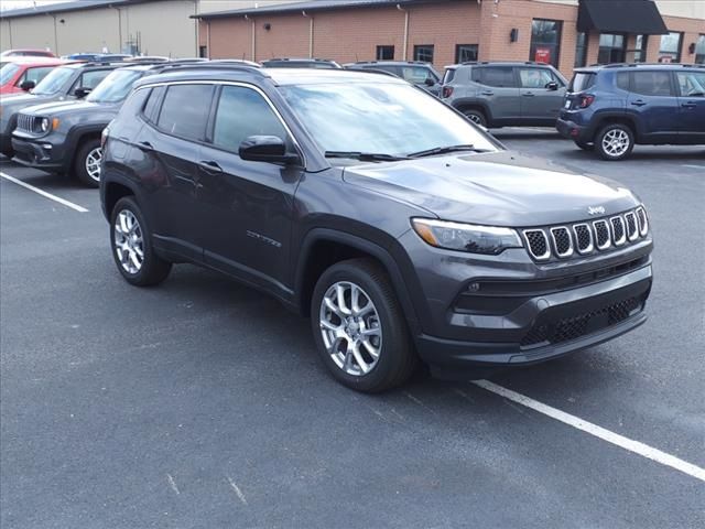 2023 Jeep Compass Latitude Lux
