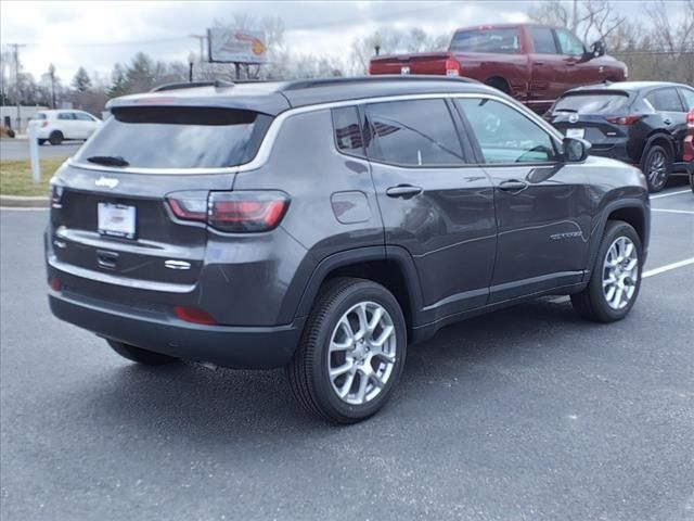 2023 Jeep Compass Latitude Lux